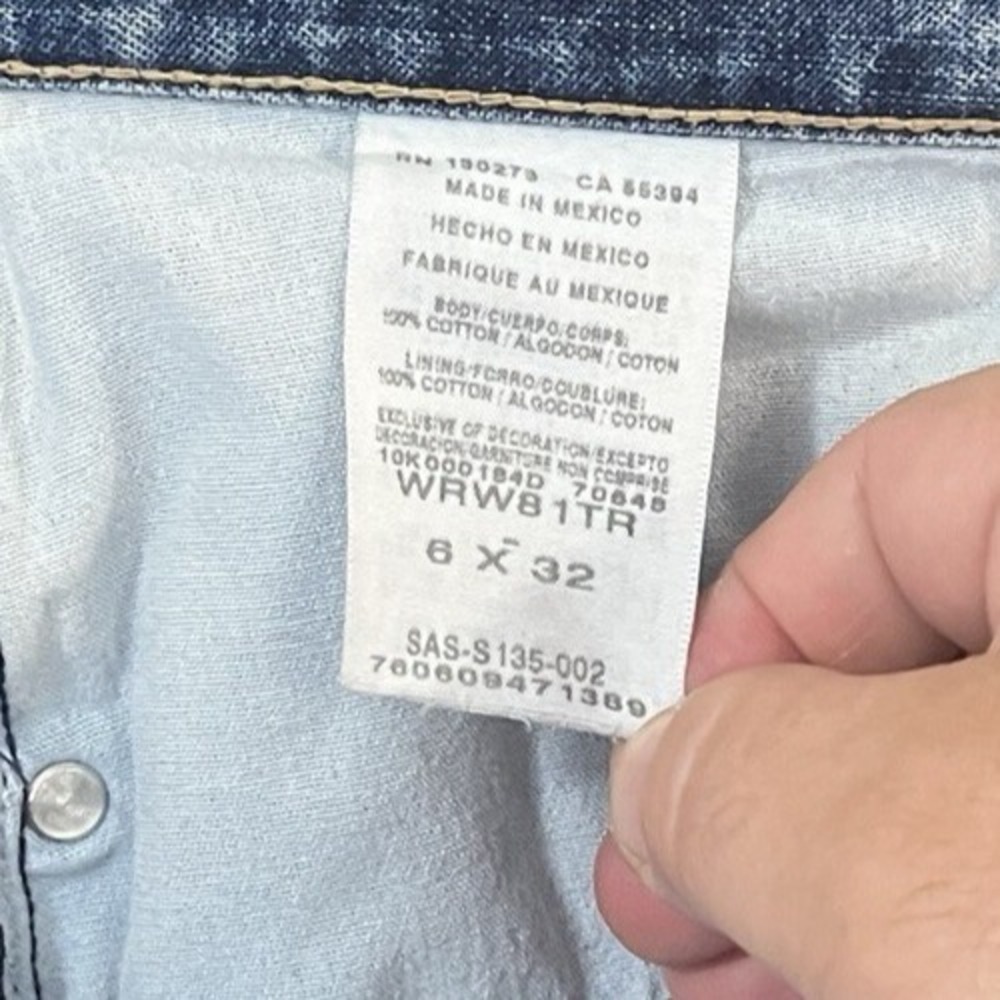As Real As Wrangler Womens Size 6 Light Wash Distressed Jeans Pink Flannel Lined - Picture 4 of 6